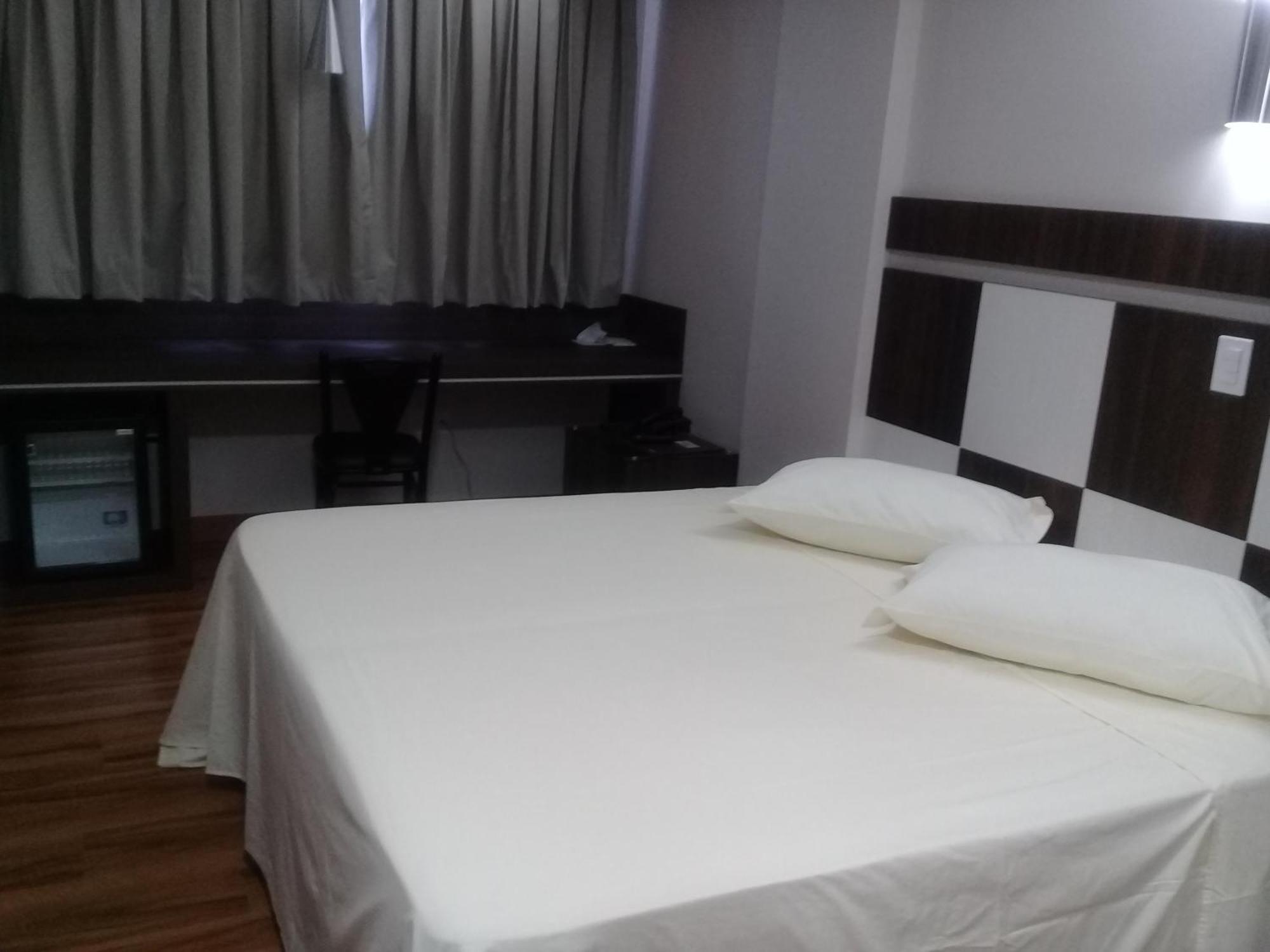 Hotel Maestro Villa Do Lago Toledo Екстер'єр фото