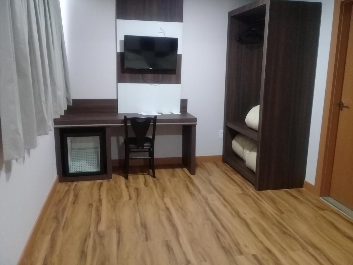 Hotel Maestro Villa Do Lago Toledo Екстер'єр фото