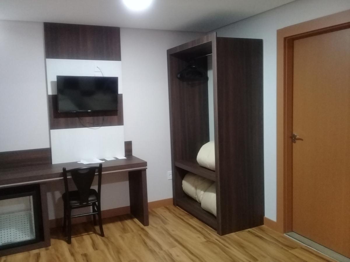 Hotel Maestro Villa Do Lago Toledo Екстер'єр фото