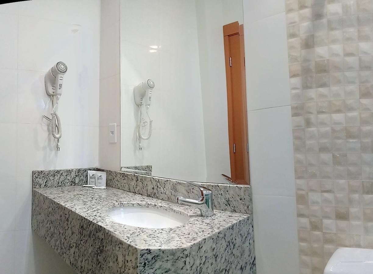 Hotel Maestro Villa Do Lago Toledo Екстер'єр фото